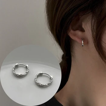 2022 Простые милые серьги-кольца с пряжкой для женщин, изогнутый модный круг, пирсинг, маленькие мини-серьги, ювелирные изделия, подарки