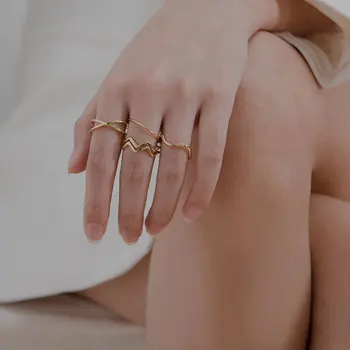Модное женское маленькое волнистое кольцо из нержавеющей стали, Регулируемое в сложенном виде, простые украшения для пальцев, Свадебные аксессуары на День Святого Валентина, Подарки